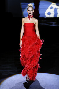 1266803026_Valentino2002HauteCouture168.thumb.jpg.9fcb3dabb4e9e87a4c2d593d8c6f552e.jpg