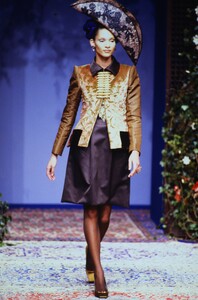 1277787481_christian-lacroix-couture-fall-1996(8).thumb.jpg.76b8ae21356f224b1966d1fe0b0e6909.jpg