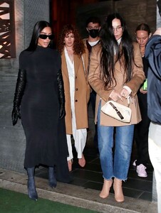 kim-kardashian-demi-moore-and-rumer-willis-out-in-west-hollywood-11-21-2021-12 (1).jpg
