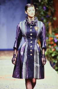 1290074465_christian-lacroix-couture-fall-1996(18).thumb.jpg.f50bcc4a9ff86e648327dc1d2b8b2544.jpg