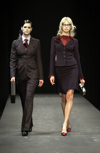 1300021339_Moschino2001WomenRTW10.thumb.jpg.a7d23088d587ba60d3a5c1cf49e2bf89.jpg