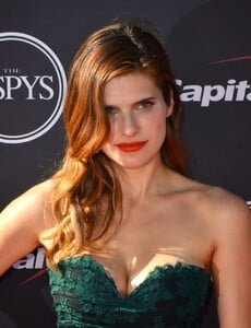 Lake Bell photo-007.jpg