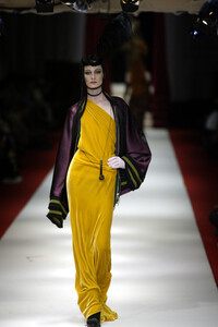 1379540944_JeanPaulGaultier2002HauteCouture107.thumb.jpg.3f1fb88ea7ca9554eadceb99372cadc8.jpg