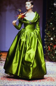1397761385_christian-lacroix-couture-fall-1996(21).thumb.jpg.1b1e74a81281c2252b069631712a8df8.jpg