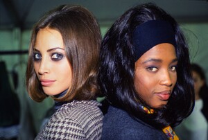 1433021283_galliano-backstage(1).thumb.jpg.098b3c2e22da52bb7980f390e1feb80b.jpg