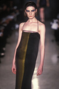 1453557757_DonnaKaran1997WomenRTW103.thumb.jpg.42122dbdb4815f5a78497fe86ab37915.jpg