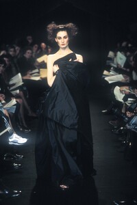 1476860347_JeanPaulGaultier1998HauteCouture70.thumb.jpg.11de5fef64fe78a20781ee55450240db.jpg