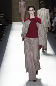 1484971072_BillBlass2002WomenRTW40.thumb.jpg.de787ae3a2d1366e3430fc72e2c38622.jpg