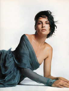 15-ELLEITjan89-m.FamkeJanssen-ph.RobertErdmann.thumb.jpg.23ab90cbfbb413bbca1484788c4cf763.jpg