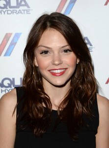 Aimee+Teegarden+AQUAhydrate+Hosts+Private+iE4OmV9NfLFx.jpg