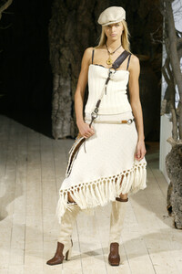 1538306627_DolceGabbana2002WomenRTW22.thumb.jpg.6856de9019b99d523f9429087ecc308d.jpg