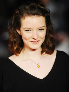 DAKOTA BLUE RICHARDS (19).jpg