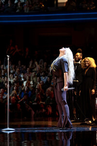 Christina+Aguilera+36th+Annual+Rock+Roll+Hall+Nizxee7do9gx.jpg