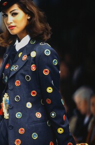 1545551084_Dolce-Gabbana-Fall-92(20).thumb.jpg.3daf3c4b2bda38bd0c269fd8c64c6775.jpg
