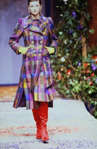 1566099802_christian-lacroix-couture-fall-1996(5).thumb.jpg.0456c21a9e48a02f6bfb2bc69c6ac2b6.jpg