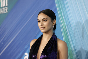 Camila+Mendes+amfAR+Gala+Los+Angeles+2021+O6jKv0m_Eb_x.jpeg