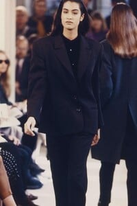 1582475181_PradaRTW-FallWinter1990(1).thumb.jpeg.82dc29bbae813470d400173e321d6fde.jpeg