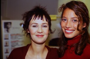 1605861281_backstage(28).thumb.jpg.23810c84036b02923c081540fe47079a.jpg
