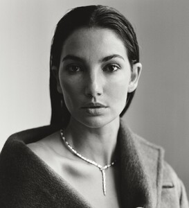 1636748350-lofficiel-lily-aldridge-minimalism.jpg