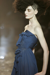 1677168912_JeanPaulGaultier2005HauteCouture97.thumb.jpg.93eac076184fdbdd234273cacae8f92b.jpg