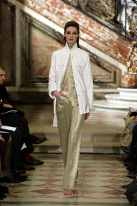 16811044_RalphRucci2003HauteCouture28.thumb.jpg.5e920fbdb4ff8e038ddd033fba86fd95.jpg