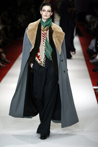 169293681_JeanPaulGaultier2002HauteCouture24.thumb.jpg.80c2f64bcfc7449fcee9e409ac4efaf3.jpg