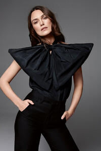 Keira Knightley @ Vanina Sorrenti Photoshoot 27.11. 2021 02.jpg