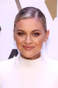       bal111121BZNimage101.jpg