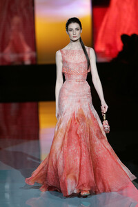 1949039403_ElieSaab2005HauteCouture32.thumb.jpg.0687277ccd16e30c4e8a5d84e9b6e184.jpg