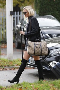       nad121121BZNimage101.jpg