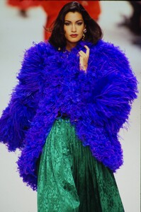 2004159719_ysl-fw-91(2).thumb.jpg.2b366a2d02f61e7d3d97e56d343ec18b.jpg