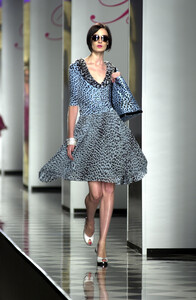 2007461825_Blumarine2001WomenRTW1.thumb.jpg.f6efce65977c3e8f9990b5b990d807e1.jpg