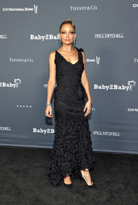 Nicole+Richie+Baby2Baby+10+Year+Gala+Presented+bCoIrkA9U_ax.jpg