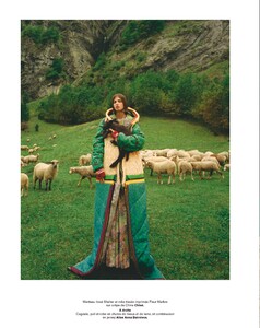 2021-11-01_Marie_Claire_-_France-page-015.jpg