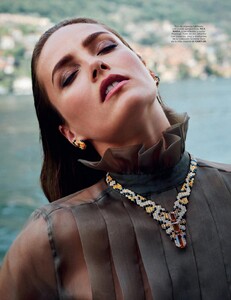 2021-12-01_Harpers_Bazaar_Espana-page-011.jpg