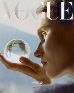 Giedre Dukauskaite-Vogue-Polonia-2.jpg