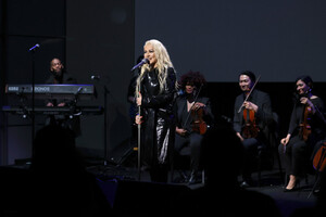 Christina+Aguilera+MasterClass+First+Look+UFEbFh7mNy_x.jpg