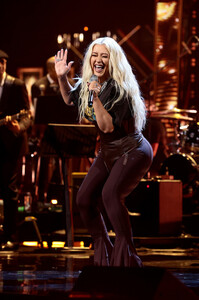 Christina+Aguilera+36th+Annual+Rock+Roll+Hall+ue6ERsRhk38x.jpg