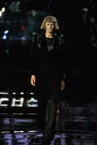 2120486699_Givenchy1999WomenRTW16.thumb.jpg.7f5b7e2045ce12ba2c628e8651c03265.jpg