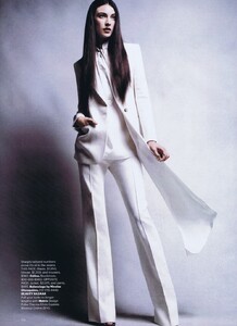 2139571205_Demarchelier_US_Harpers_Bazaar_November_2010_05.thumb.jpg.d2cfcdfb026213a840bbabe4837530bb.jpg