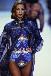 2141231136_chloe-fw-1992(1).thumb.jpg.007b31d8eee090a621f61d3fed5eb66d.jpg