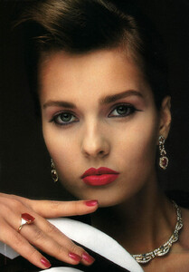 25-COSMOPOLITANITdec85-m.CherylHortonAudraAvizienis-ph.JamesMoore.thumb.jpg.5772cef7e9f250083cde60cbe29e1747.jpg