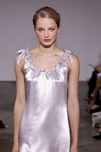 269043007_Thakoon2006WomenRTW60.thumb.jpg.465faabb932b466da3b184bd2f08575b.jpg