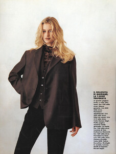 27-ELLEITjan89-m.NathalieBachmann-ph.FabrizioFerri.thumb.jpg.81a97f9f5f3b415d8c9ca7a2cda37bf9.jpg