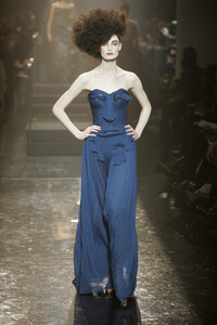 274502913_JeanPaulGaultier2005HauteCouture95.thumb.jpg.ba69515678b394cb4b4d09ac3013ad24.jpg