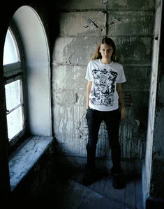 shelly phChrisShonting-01.jpg