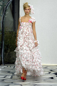 299215468_Chanel2003HauteCouture160.thumb.jpg.d49195ac9cd8ca8ff05803fb61d5701b.jpg