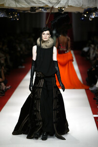 300259625_JeanPaulGaultier2002HauteCouture191.thumb.jpg.d212cbf3adeaa54ddadf5b94e8faf9d1.jpg