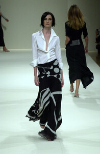 306826897_Balmain2001WomenRTW34.thumb.jpg.b0226c938a13adf42fff6ee0fc21f7e4.jpg