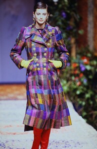 31776510_christian-lacroix-couture-fall-1996(4).thumb.jpg.45ea1cc8ea939efb815aba78cc7d3b56.jpg